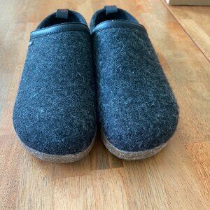 Giesswein Wool Clogs Size 44 Mens (10.5-11)